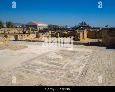 Vue générale avec mosaïque de la Maison de Theseus dans Site archéologique de Paphos Banque D'Images