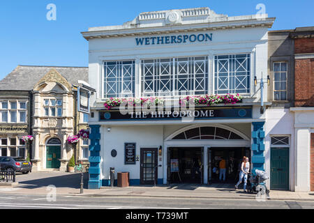 L'Hippodrome, Pub Wetherspoon Gordon Avenue, Mars, Cambridgeshire, Angleterre, Royaume-Uni Banque D'Images