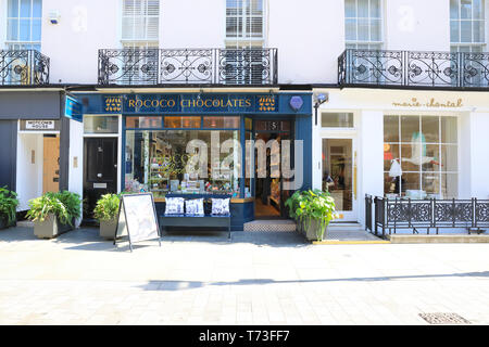 Chocolatier français boutique Chocolats Rococo sur Motcomb Street, élégant dans l'élégant quartier de Belgravia, London SW1, UK Banque D'Images