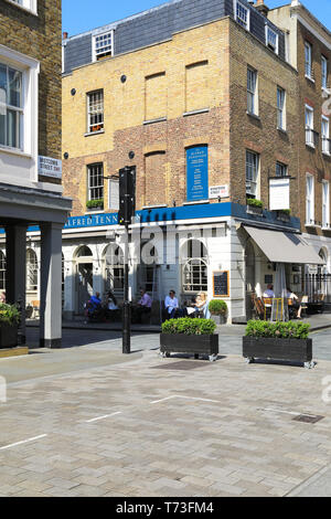 La smart Alfred Tennyson gastropub et restaurant sur Motcomb Kinnerton et rues, dans Belgravia, London SW1, UK Banque D'Images