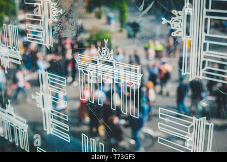 Berlin, Allemagne - 01 mai 2019 : Berlin symbole et monument, le Brandenburer illustration Tor sur la fenêtre Banque D'Images