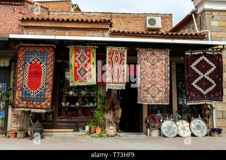 Les tapis orientaux dans le marché, Bergama , Turquie - Vieille ville - Banque D'Images