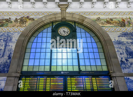 La gare de São Bento dans le Nord du Portugal, Porto, Portugal Banque D'Images