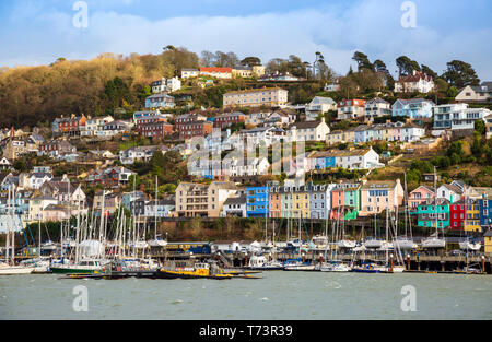 Kingjure de l'autre côté de la rivière Dart depuis Dartmouth Quayside, Devon, Angleterre Banque D'Images