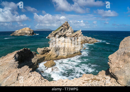 Felsformation auf der Halbinsel Pointe des Châteaux, la Guadeloupe, Frankreich | rock formations à Pointe des Châteaux péninsule, Guadeloupe, France Banque D'Images