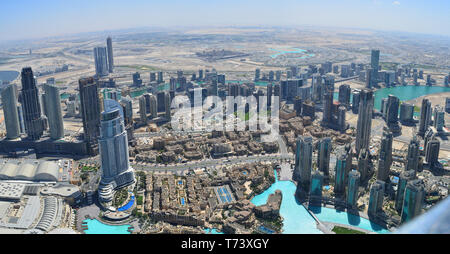 En haut, le Burj Khalifa Banque D'Images