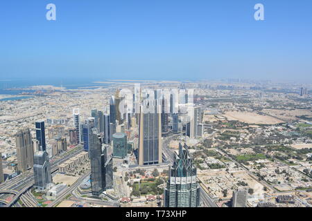 En haut, le Burj Khalifa Banque D'Images