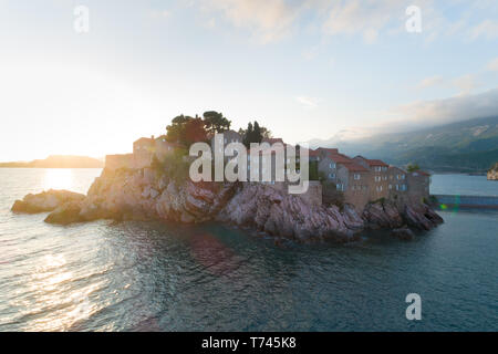 Vue aérienne de l'île de Sveti Stefan à Budva Banque D'Images