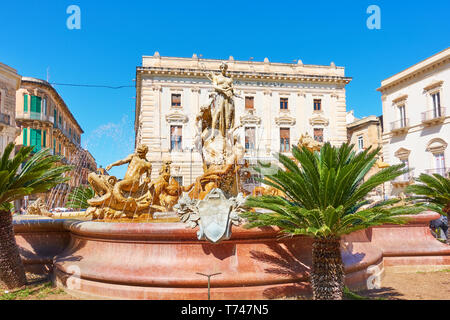 Syracuse, Italie - 17 mars 2019 : Fontaine de Diane (1907) à Syracuse, Sicile Banque D'Images