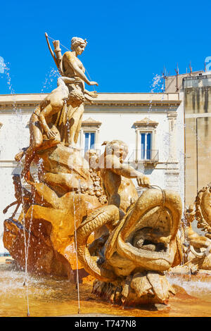 Syracuse, Italie - 17 mars 2019 : Fontaine de Diane (1907) à Syracuse, Sicile Banque D'Images