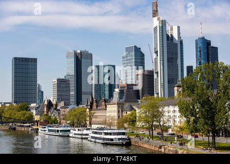 Frankfurt am Main, vue sur les toits de la ville, excursion en bateau, sur les rives de la main, Banque D'Images