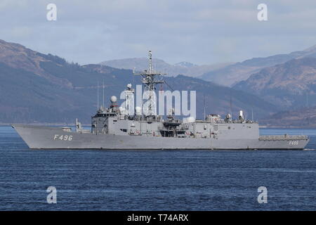 TCG Gökova (F496), un Gabya-classe (ou G-class frigate) exploité par la marine turque, passant Gourock au début de l'exercice Joint Warrior 19-1. Banque D'Images