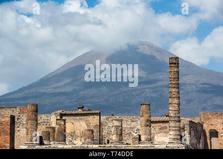 Vue sur le Mont Vésuve Pompéi, Naples, Italie Banque D'Images