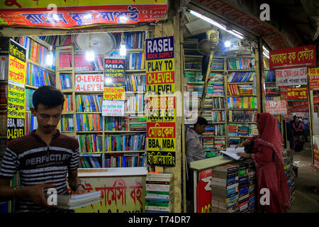 Librairies à Nilkhet Marché Livre à Dhaka, Bangladesh Banque D'Images