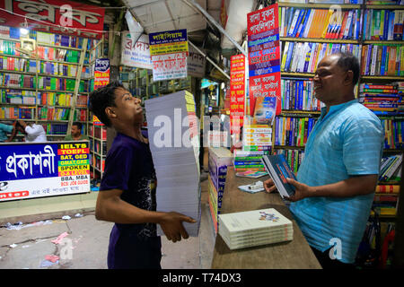 Librairies à Nilkhet Marché Livre à Dhaka, Bangladesh Banque D'Images