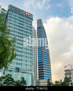 HSBC et Maybank tours de bureaux et gratte-ciel siège social à Singapour de la CDB. Banque D'Images