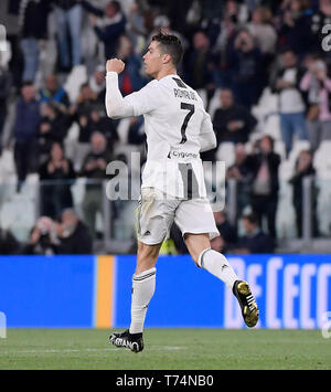 Turin, Italie. 3 mai, 2019. La Juventus FC' Cristiano Ronaldo célèbre lors d'une série un match de foot entre FC Juventus et Torino à Turin, Italie, le 3 mai 2019. Le match s'est terminé 1-1. Credit : Alberto Lingria/Xinhua/Alamy Live News Banque D'Images