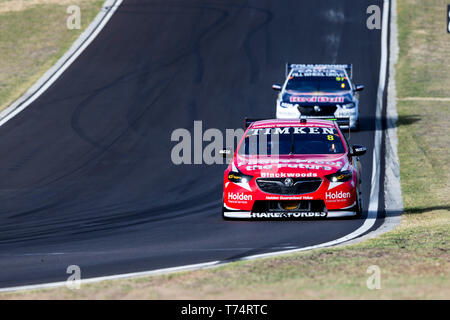 Barbagallo Raceway, Neerabup, Australie. 4 mai, 2019. Supercars Virgin Australia Championship, PIRTEK SuperNight Perth, jour 3 ; Nick Percat, Shane van Gisbergen lors des qualifications pour la course 12 : Action de Crédit Plus Sport/Alamy Live News Banque D'Images