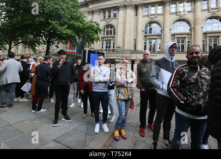 Manchester, UK. 04 mai, 2019. Des centaines de personnes ont été autour du bloc d'attente pour la ville de Crepe festival sneaker avec plus de 100 vendeurs de certains des plus rares et plus souhaitable, paires de formateurs, Barton Arcade, Manchester, Royaume-Uni, 4 mai 2019 (C)Barbara Cook/Alamy Live News Crédit : Barbara Cook/Alamy Live News Crédit : Barbara Cook/Alamy Live News Banque D'Images