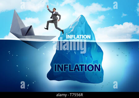 Businessman de l'inflation concept avec iceberg Banque D'Images