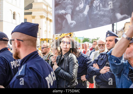 Varsovie / Pologne : (Konfederacja nationalistes KORWiN Braun Liroy Narodowcy) manifestant contre l'Union européenne et l'inquiétant patriotes mars Banque D'Images