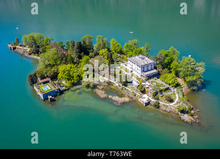 Vue aérienne de l'Iles de Brissago près d'Ascona, sur la partie nord du Lac Majeur. Le Canton du Tessin, Suisse. Banque D'Images