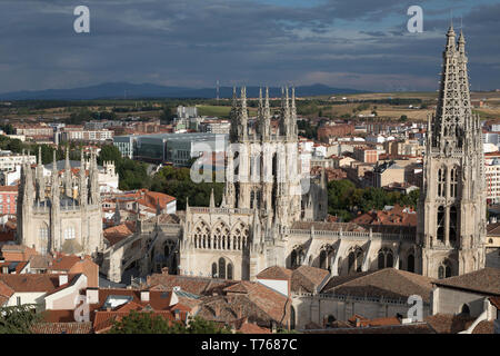 Burgos et sa cathédrale gothique vu du Castillo Banque D'Images