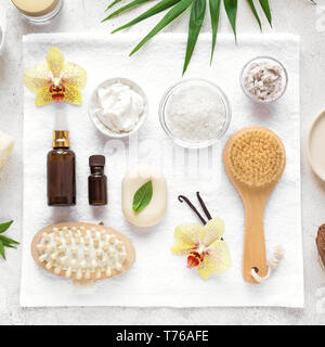 Composition Spa, télévision, jeu de lay. Natural spa cosmétiques et traitement bio concept sur blanc. Banque D'Images