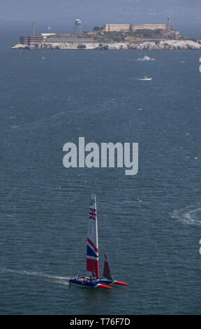 Grande Bretagne SailGP Team skippé par Dylan Fletcher participant à la pratique de la flotte des courses. Saison 1 SailGP 2 événement événement à San Francisco, Californie, États-Unis. Banque D'Images