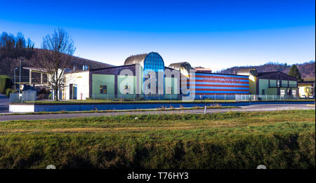 Piobesi d'Alba, Cuneo / Italie 03-11-2019 : Aperçu de la distillation de la Grappa Sibona l'usine en Italie Banque D'Images