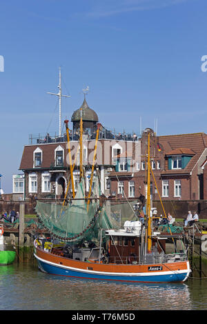 Port de pêche, Neuharlingersiel, en Frise orientale, Basse-Saxe, Allemagne Banque D'Images