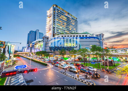 BANGKOK, THAÏLANDE - 2 octobre, 2015 : centre commercial MBK. C'était le plus grand centre commercial en Asie, lorsqu'il est ouvert en 1985. Banque D'Images