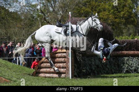 Kitty King est un abatteur sur Vendredi Biats pendant quatre jours de la 2019 Mitsubishi Motors Badminton Horse Trials au Badminton Estate, Gloucestershire. Banque D'Images