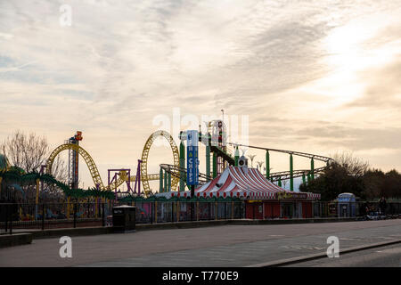 Southend-on-Sea, Royaume-Uni, mars 2019. Adventure Island, front de mer theme park - fun fair hors saison. Banque D'Images