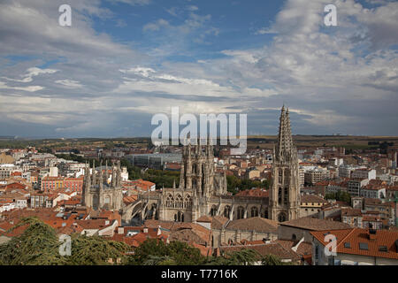 Burgos et sa cathédrale gothique à Burgos vu de l'Castillo Banque D'Images