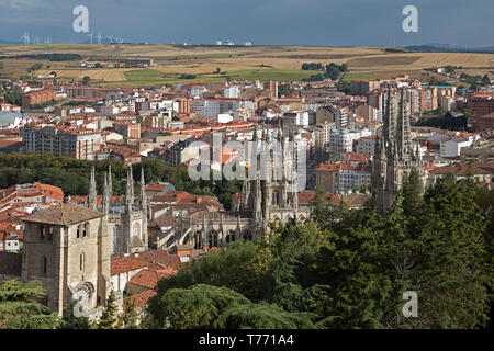 Burgos et sa cathédrale gothique vu du Castillo Banque D'Images