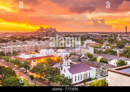 La Nouvelle Orléans, Louisiane, USA ville skyline sur le Garden District, à l'aube. Banque D'Images