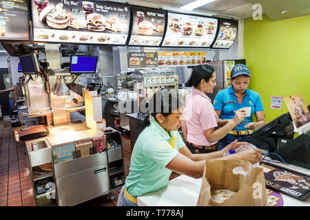 Cartagena Colombie, Bocagrande, McDonald's, hamburgers restauration rapide, restaurant restaurants restaurants cafés, intérieur, comptoir, resid résident hispanique Banque D'Images