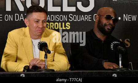 Las Vegas, USA. 04 mai, 2019. (L-R) Gennadiy ''GGG'' annonce Glolovkin son entraîneur de boxe nouvelles banques Johnathon samedi lors d'une conférence de presse à Las Vegas NV. Le 4 avril 2019. Johnathon banques vont former GGG pour son prochain combat à NY contre Steve Rolls au MSG le 8 juin. Credit : ZUMA Press, Inc./Alamy Live News Banque D'Images