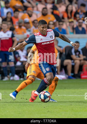 Texas, USA. 04 mai, 2019. Le 04 mai 2019 FC Dallas avant Cristian Colman (9) au cours d'un match entre FC Dallas et Houston Dynamo au stade BBVA Compass à Houston, Texas. La dernière Dynamo de Houston bat le FC Dallas 2-1 Maria Lysaker/CSM Crédit : Cal Sport Media/Alamy Live News Banque D'Images