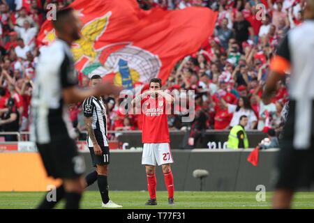 Lisbonne, Portugal. 4 mai, 2019. Le milieu de terrain portugais du Benfica Rafa Silva célèbre après avoir marqué un but au cours de la Ligue portugaise football match SL Benfica vs Portimonense au stade de la Luz à Lisbonne, le 4 mai 2019. Crédit : Pedro Fiuza/ZUMA/Alamy Fil Live News Banque D'Images