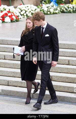 Le Luxembourg. 04 mai, 2019. Les funérailles du défunt Grand-duc Jean de Luxembourg le saturdaynoon 4 mai 2019 à la cathédrale de Luxembourg, ces photos : sortie de la famille royale de la cathédrale après la cérémonie funéraire privé à la crypte de la cathédrale. gique enfants du Prince Guillaume et de la princesse Sibilla de Luxembourg. Crédit photo : obligatoire/ÒLUXPRESS LUXPRESS PressAgency Jean-Claude Ernst' 2, rue de Malines, L-2123 LUXEMBOURG Mobile :  +352 661 432343. ***NOTES AUX RÉDACTEURS : 1. Pas d'utilisation pour des fins publicitaires 2. Le modèle ne libération 3. Aucune responsabilité pour crédit : COR Banque D'Images