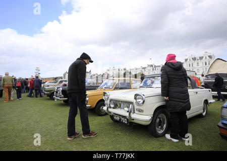 Eastbourne, Royaume-Uni. 5e mai 2019. Uk weather.amateurs de voitures affluent pour un ciel nuageux Eastbourne aujourd'hui. Avec plus de 900 véhicules attendus, le magnifique motors événement se déroule pendant 2 jours sur le week-end férié et est l'un des plus grands événements de ce type sur la côte sud. Credit:Ed Brown/Alamy Live News. Banque D'Images