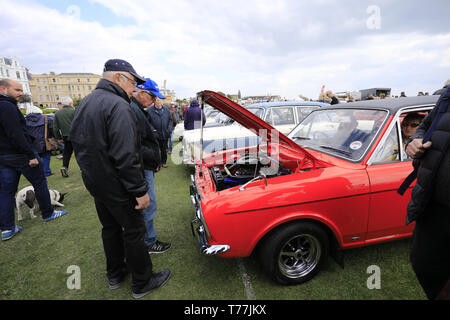 Eastbourne, Royaume-Uni. 5e mai 2019. Uk weather.amateurs de voitures affluent pour un ciel nuageux Eastbourne aujourd'hui. Avec plus de 900 véhicules attendus, le magnifique motors événement se déroule pendant 2 jours sur le week-end férié et est l'un des plus grands événements de ce type sur la côte sud. Credit:Ed Brown/Alamy Live News. Banque D'Images