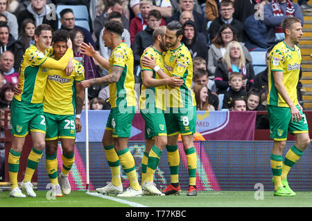 Birmingham, UK. Le 05 mai, 2019. Teemu Pukki scores de Norwich City pour le rendre 0-1 et célèbre au cours de l'EFL Sky Bet Championship match entre Aston Villa et Manchester City à Villa Park, Birmingham, Angleterre le 5 mai 2019. Usage éditorial uniquement, licence requise pour un usage commercial. Aucune utilisation de pari, de jeux ou d'un seul club/ligue/dvd publications. Credit : UK Sports Photos Ltd/Alamy Live News Banque D'Images