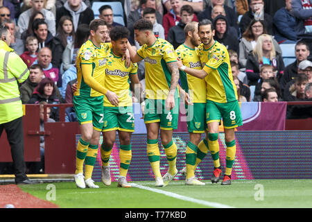 Birmingham, UK. Le 05 mai, 2019. Teemu Pukki scores de Norwich City pour le rendre 0-1 et célèbre au cours de l'EFL Sky Bet Championship match entre Aston Villa et Manchester City à Villa Park, Birmingham, Angleterre le 5 mai 2019. Usage éditorial uniquement, licence requise pour un usage commercial. Aucune utilisation de pari, de jeux ou d'un seul club/ligue/dvd publications. Credit : UK Sports Photos Ltd/Alamy Live News Banque D'Images