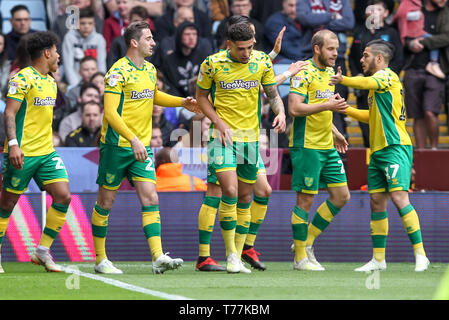 Birmingham, UK. Le 05 mai, 2019. Teemu Pukki scores de Norwich City pour le rendre 0-1 et célèbre au cours de l'EFL Sky Bet Championship match entre Aston Villa et Manchester City à Villa Park, Birmingham, Angleterre le 5 mai 2019. Usage éditorial uniquement, licence requise pour un usage commercial. Aucune utilisation de pari, de jeux ou d'un seul club/ligue/dvd publications. Credit : UK Sports Photos Ltd/Alamy Live News Banque D'Images