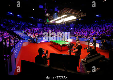 Théâtre Crucible, Sheffield, Royaume-Uni. 5 mai, 2019. Betfred World Snooker Championship Final, John Higgins et Judd Trump ; une vue générale du Crucible Theatre de Sheffield au cours du Betfred World Snooker Championship finale entre Judd Trump (FRA) et John Higgins (SCO) au jour 16 de la 2019 Betfred World Snooker Championship : l'action de Crédit Plus Sport Images/Alamy Live News Banque D'Images