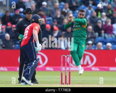 Cardiff, Wales, UK. 5e mai 2019. Faheem Ashraf bowling du Pakistan au cours de l'Angleterre v Pakistan, Vitalité T20 match à Sophia Gardens. Credit : Mitchell GunnESPA-Crédit Images : Cal Sport Media/Alamy Live News Banque D'Images