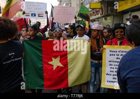 Beyrouth, Liban. 5 mai, 2019. Les protestataires sont vus maintenant un drapeau pendant la manifestation.Des centaines de personnes de différentes nationalités ont défilé pour protester contre les droits des travailleurs migrants, criant des slogans et en tenant des banderoles réclamant l'abolition de la kafala controversé système de parrainage. Credit : Adib Chowdhury/SOPA Images/ZUMA/Alamy Fil Live News Banque D'Images